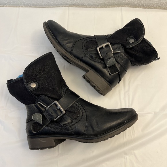 Baretraps Sutton Black Leather Side Zip Boots Moto Lined Ankle Womens Size 8.5M - Picture 2 of 11